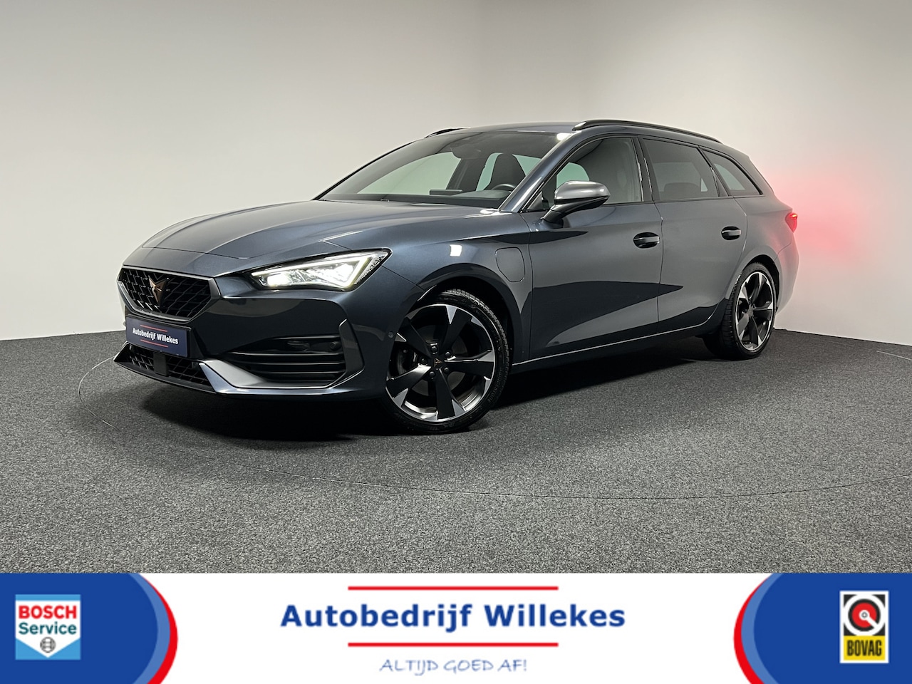 CUPRA Leon Sportstourer - 1.4 e-Hybrid Black Edition | NAVI | TREKHAAK | KEYLESS | ACC | STOEL-/STUURVERWARMING | - AutoWereld.nl