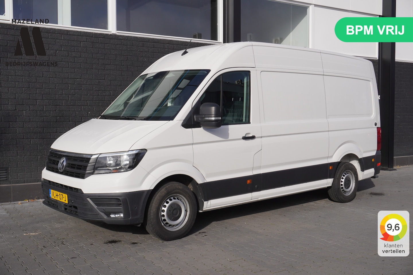 Volkswagen Crafter - 2.0 TDI L3H3 EURO 6 - Airco - Cruise - Trekhaak - Camera - € 17.900,- Excl. - AutoWereld.nl