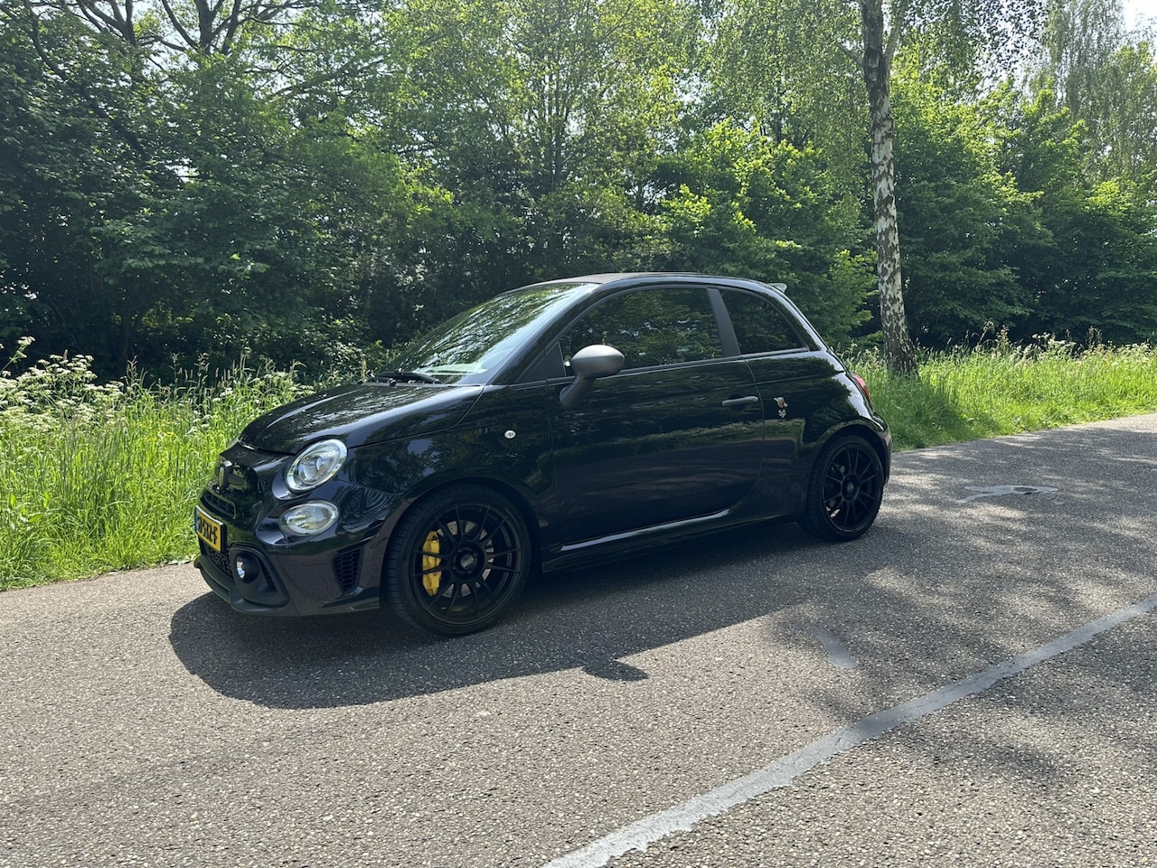 Fiat 500 C - 1.4 T-Jet Abarth Competizione | CABRIO | AUTOMAAT | LEER | BEATS AUDIO | OZ 17 INCH VELGEN - AutoWereld.nl