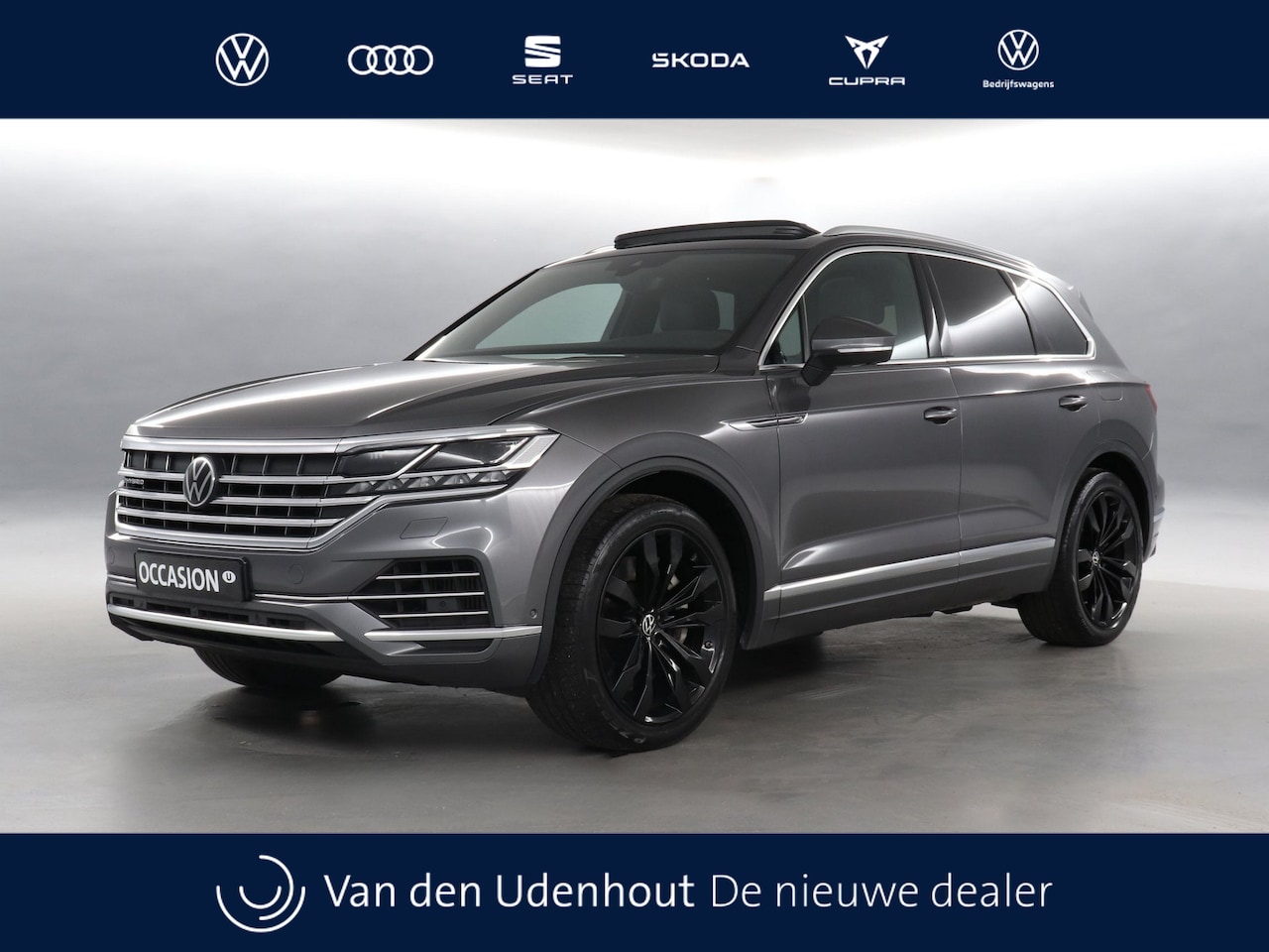 Volkswagen Touareg - 3.0 TSI eHybrid 381pk PHEV 4MOTION Elegance / Panoramadak / Trekhaak / Stoelventilatie - AutoWereld.nl