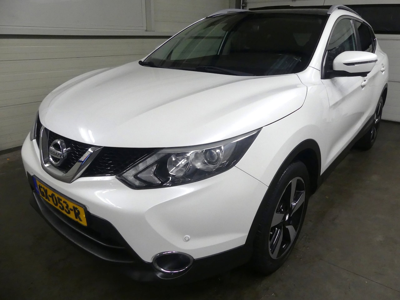 Nissan Qashqai - 1.6 Connect Edition - Trekhaak - Keurig Onderhouden - AutoWereld.nl