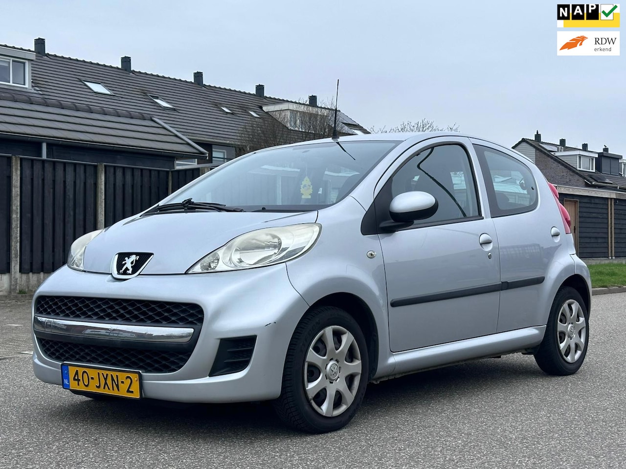 Peugeot 107 - 1.0-12V XS Automaat*5DR*Airco*70.000 NAP*Elektrische ramen* - AutoWereld.nl