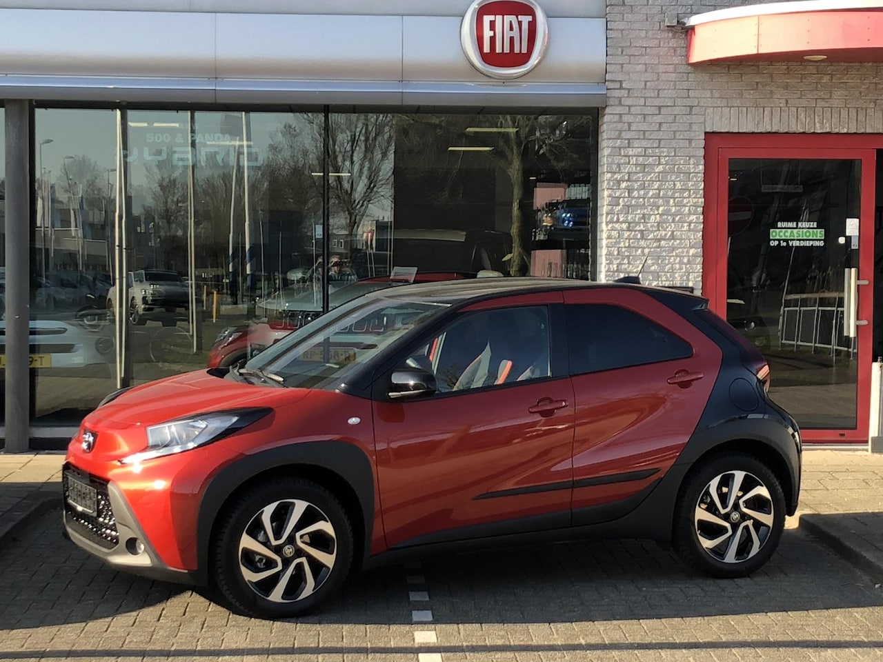 Toyota Aygo X - 1.0 VVT-i S-CVT Pulse AUTOMAAT|AIRCO|APPLE/ANDROID|CAMERA|STOELVERWARMING|17" - AutoWereld.nl