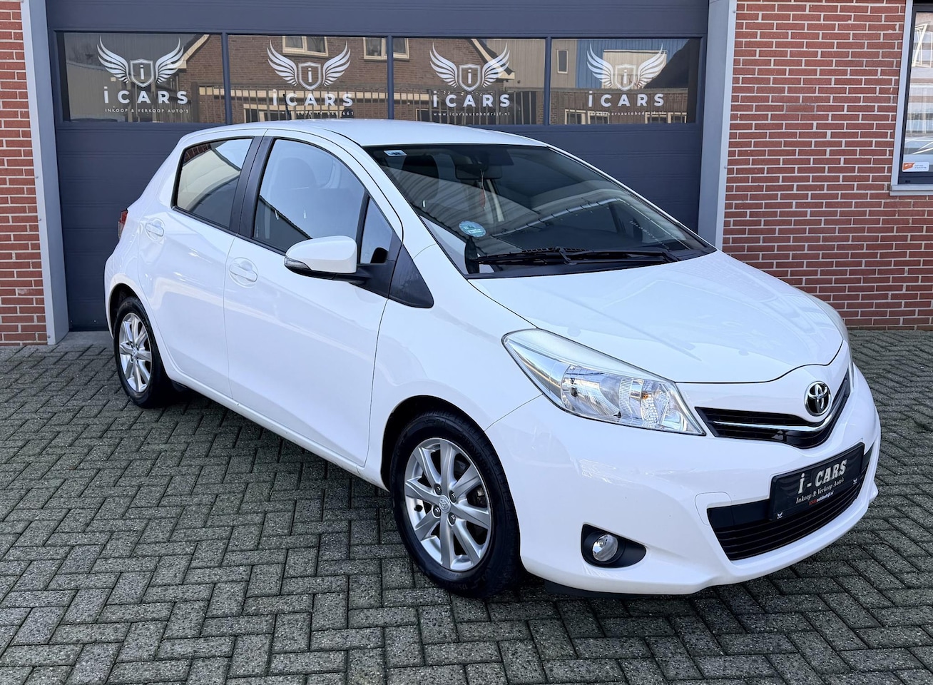 Toyota Yaris - 1.3 VVT-i Cool 2e eigenaar Navi Carplay - AutoWereld.nl
