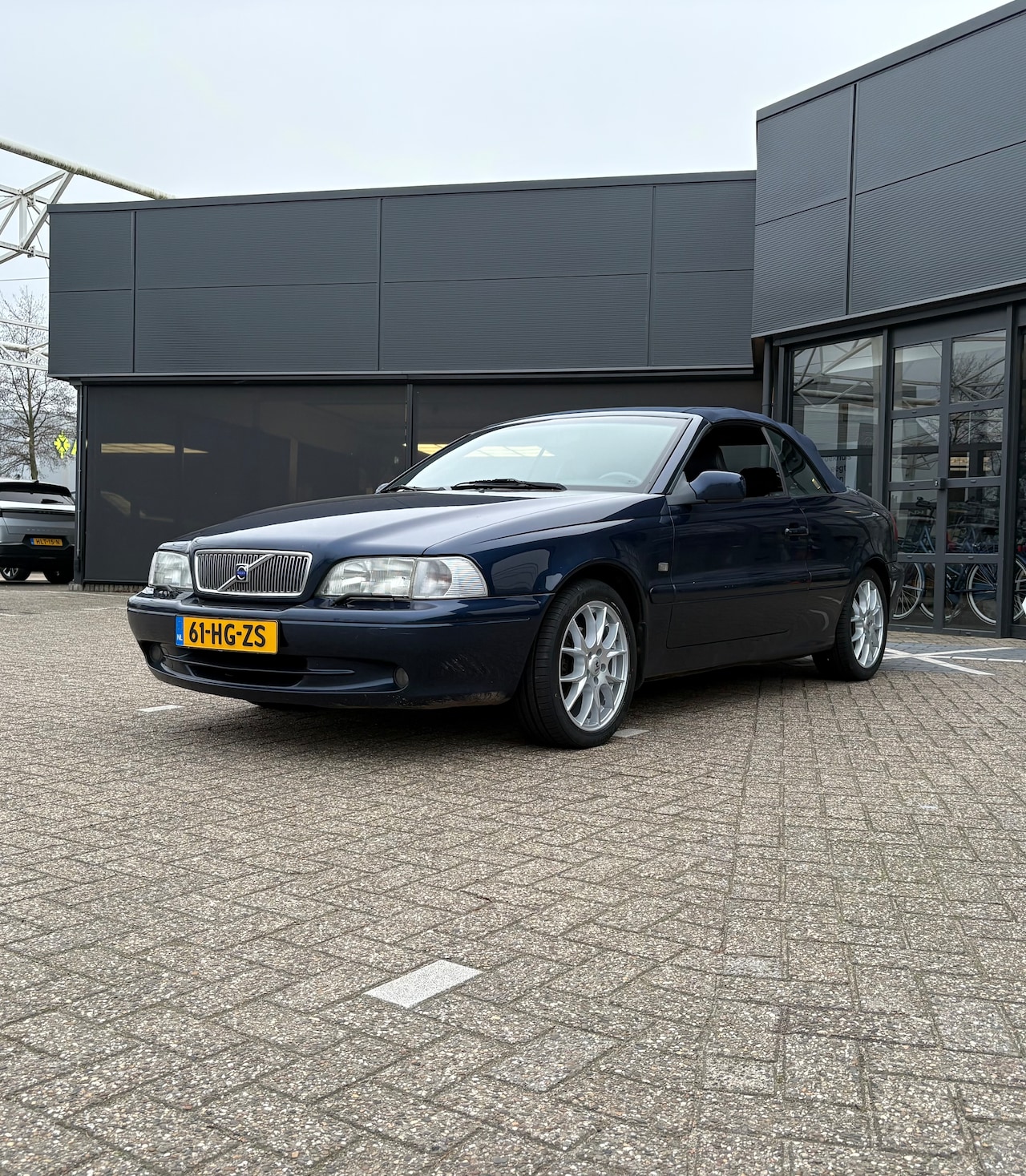 Volvo C70 Convertible - 2.4 T Sport | kap in topstaat! | APK 2027! | - AutoWereld.nl
