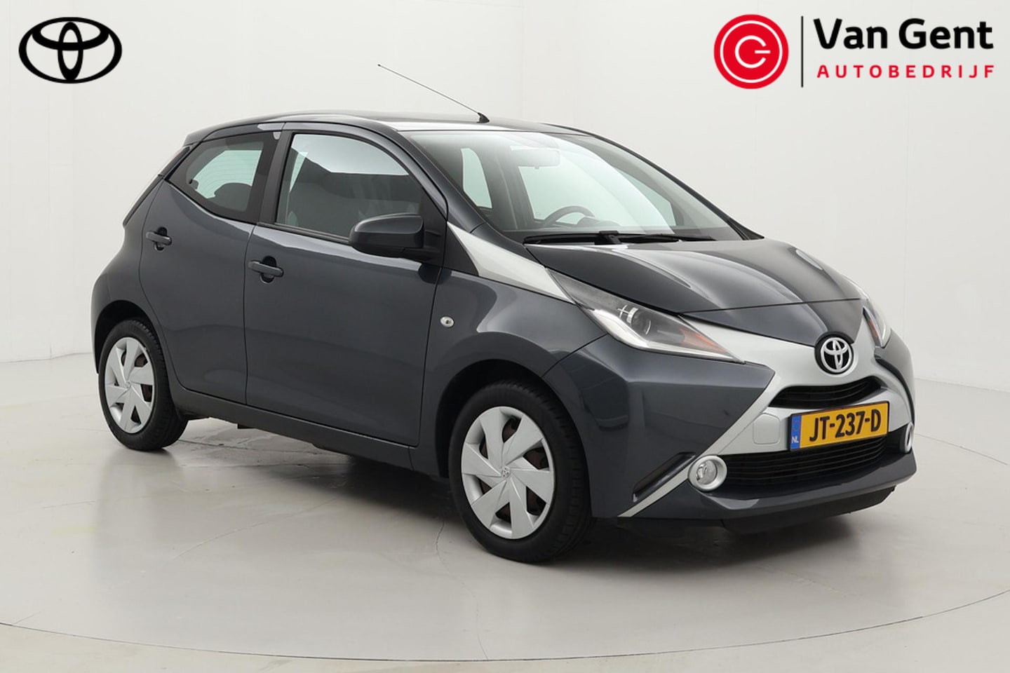 Toyota Aygo - 1.0 VVT-i x-play | Volledige dealerhistorie | Origineel NL | Navigatie | Airco | Camera | - AutoWereld.nl