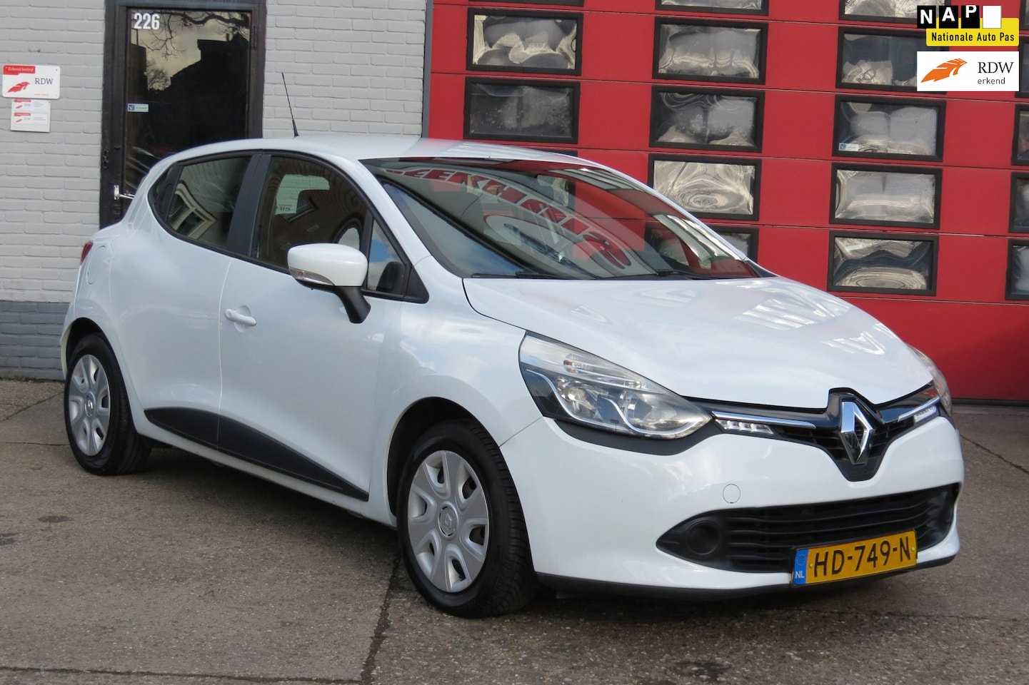 Renault Clio - 0.9 TCe Expression 0.9 TCe Expression , Navi , Cr Contr , 5 Deurs - AutoWereld.nl
