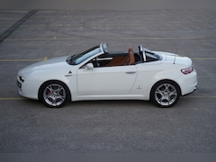 Alfa Romeo Spider - 2.2 JTS Exclusive Poltrona Frau