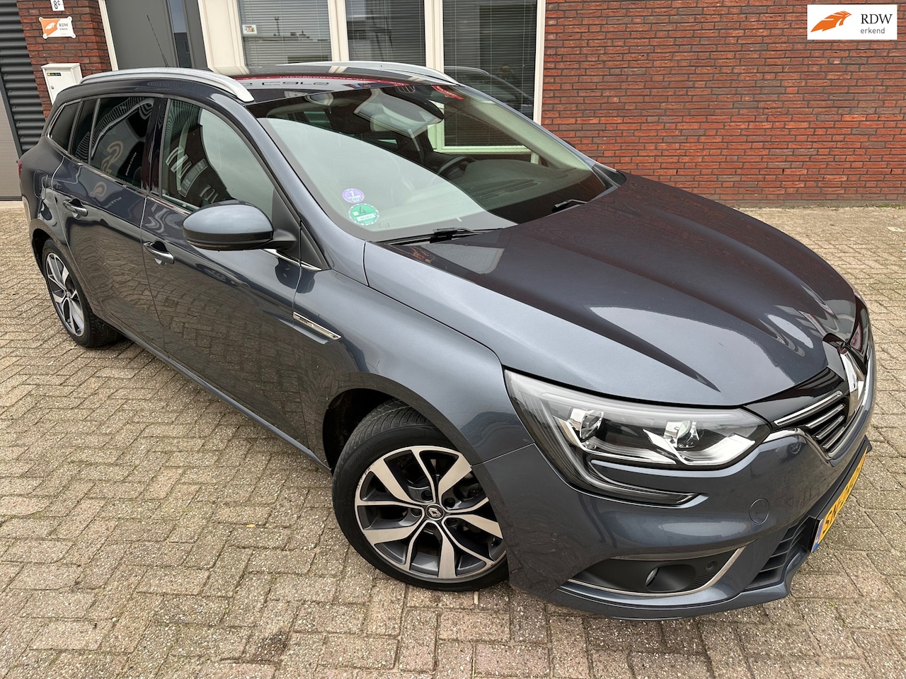 Renault Mégane Estate - 1.2 TCe Bose / Leder / Navi / Camera / PDC / NAP - AutoWereld.nl