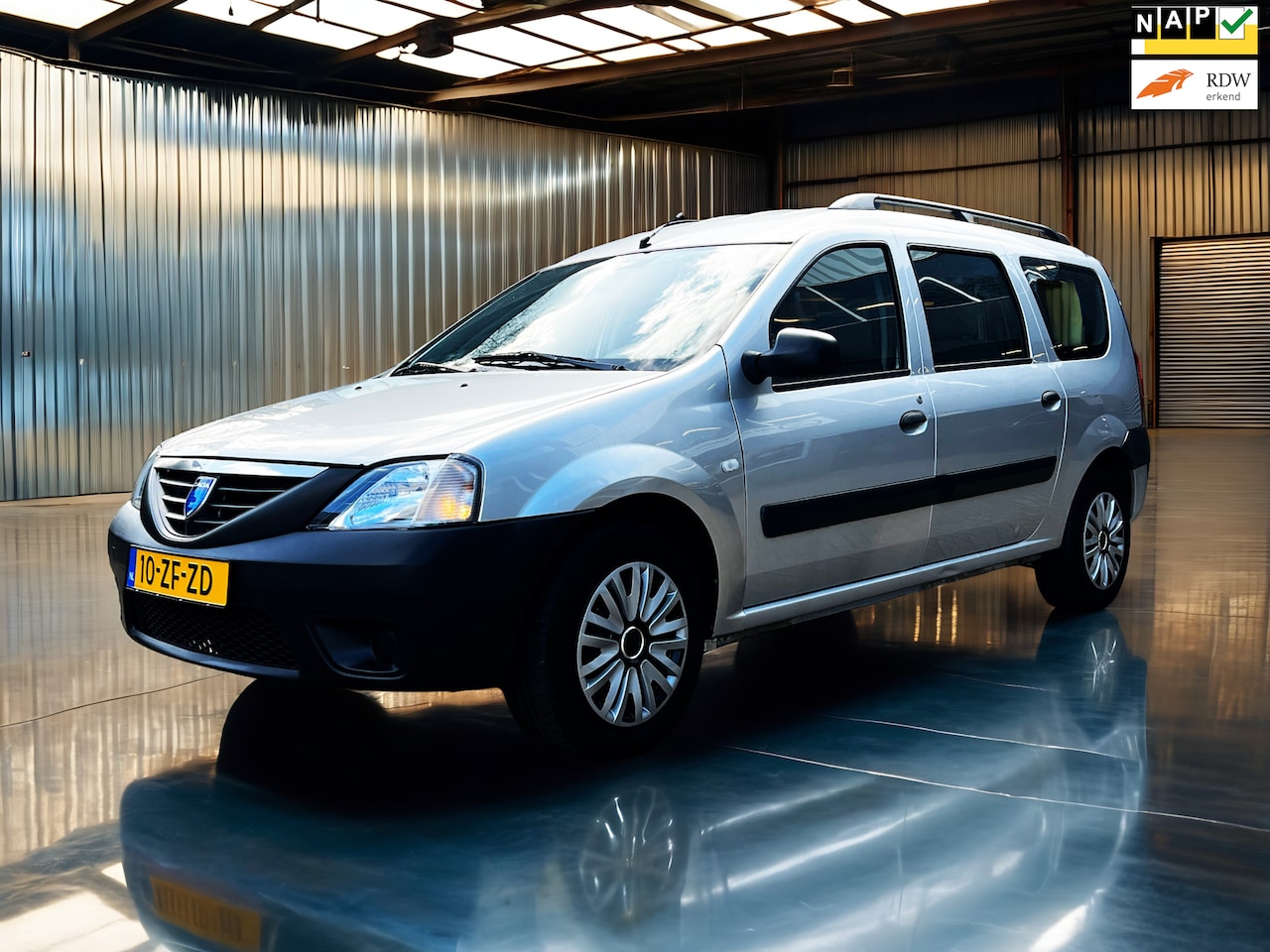 Dacia Logan MCV - 1.6 Ambiance Airco_Mp3_Pas een beurt gehad 1jaar APK - AutoWereld.nl