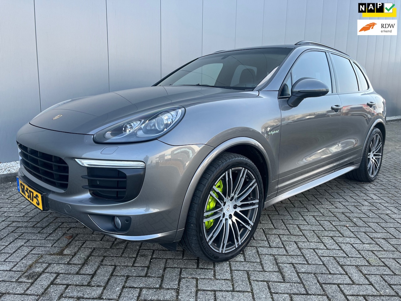 Porsche Cayenne - 3.0 S E-Hybrid SPORT-DESIGN/ PANO/ SPORTCHRONO - AutoWereld.nl