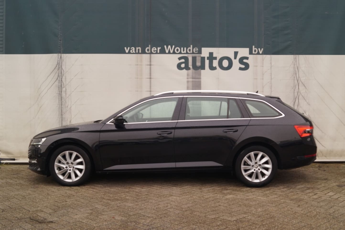 Skoda Superb Combi - 1.5 TSI 150pk DSG Business Edition Plus -NAVI-ECC- - AutoWereld.nl