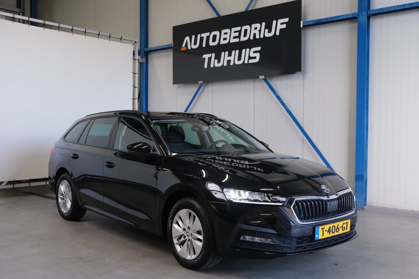 Skoda Octavia Combi - 1.0 e-TSI Ambition Automaat - N.A.P. Airco, Cruise, Navi, PDC, Carplay, Virtual Cockpit. - AutoWereld.nl