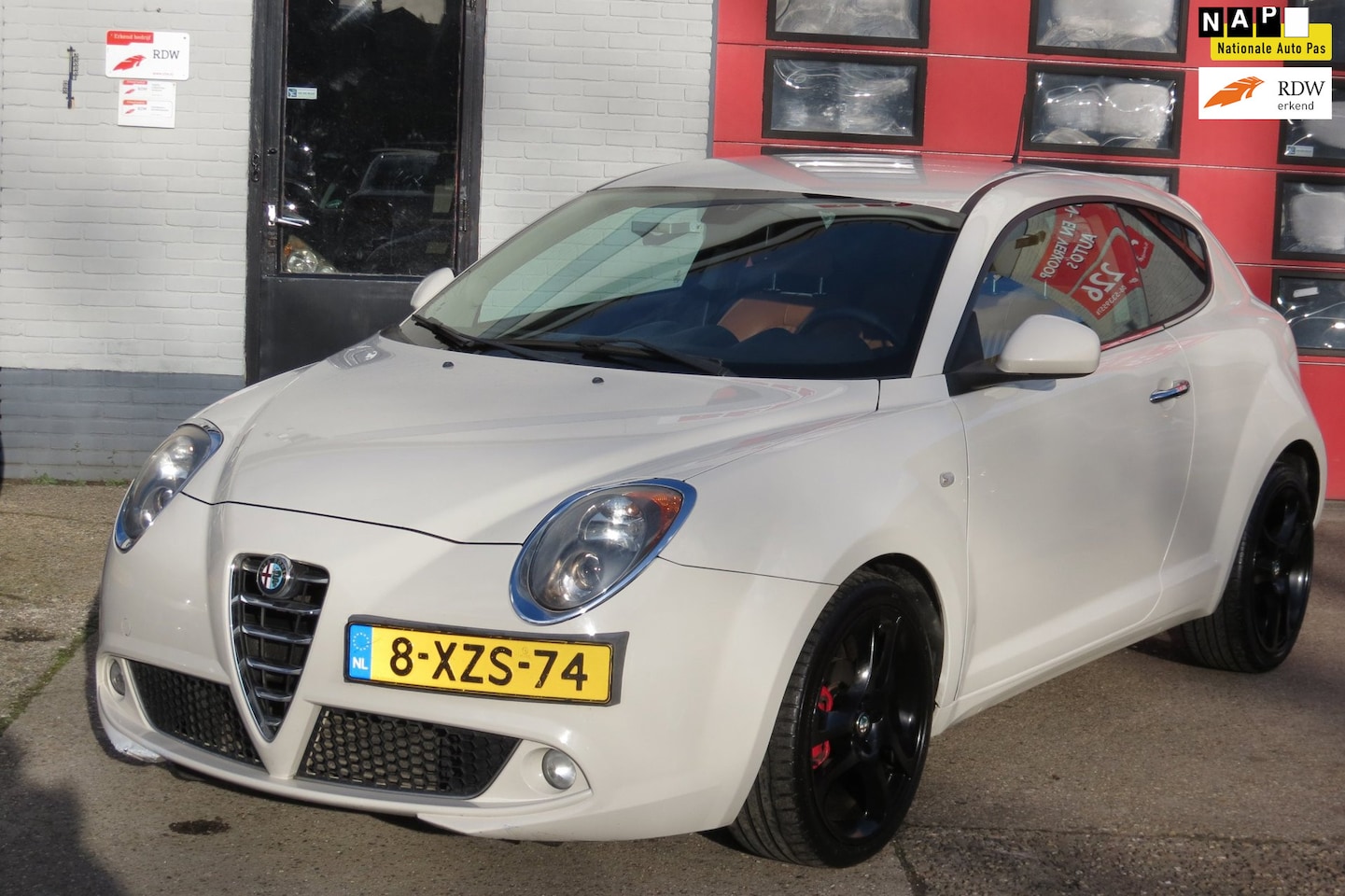 Alfa Romeo MiTo - 0.9 TwinAir Esclusivo 0.9 TwinAir Esclusivo , LEDER, NAVI , CR CONTR - AutoWereld.nl