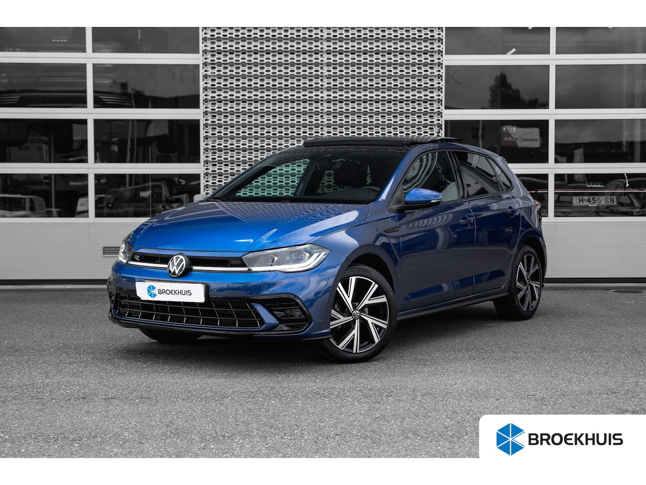 Volkswagen Polo - 1.0 TSI DSG R-Line | Panorama Dak | Camera | | Achteruitrijcamera | Elektrisch glazen pano - AutoWereld.nl