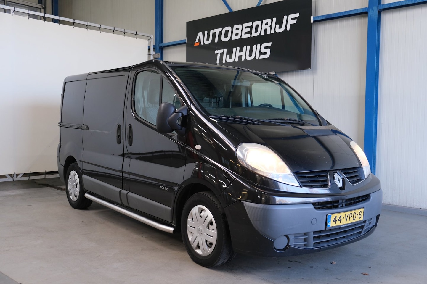 Renault Trafic - 2.5 dCi T29 L1H1 Airco, Trekhaak. > Export < - AutoWereld.nl