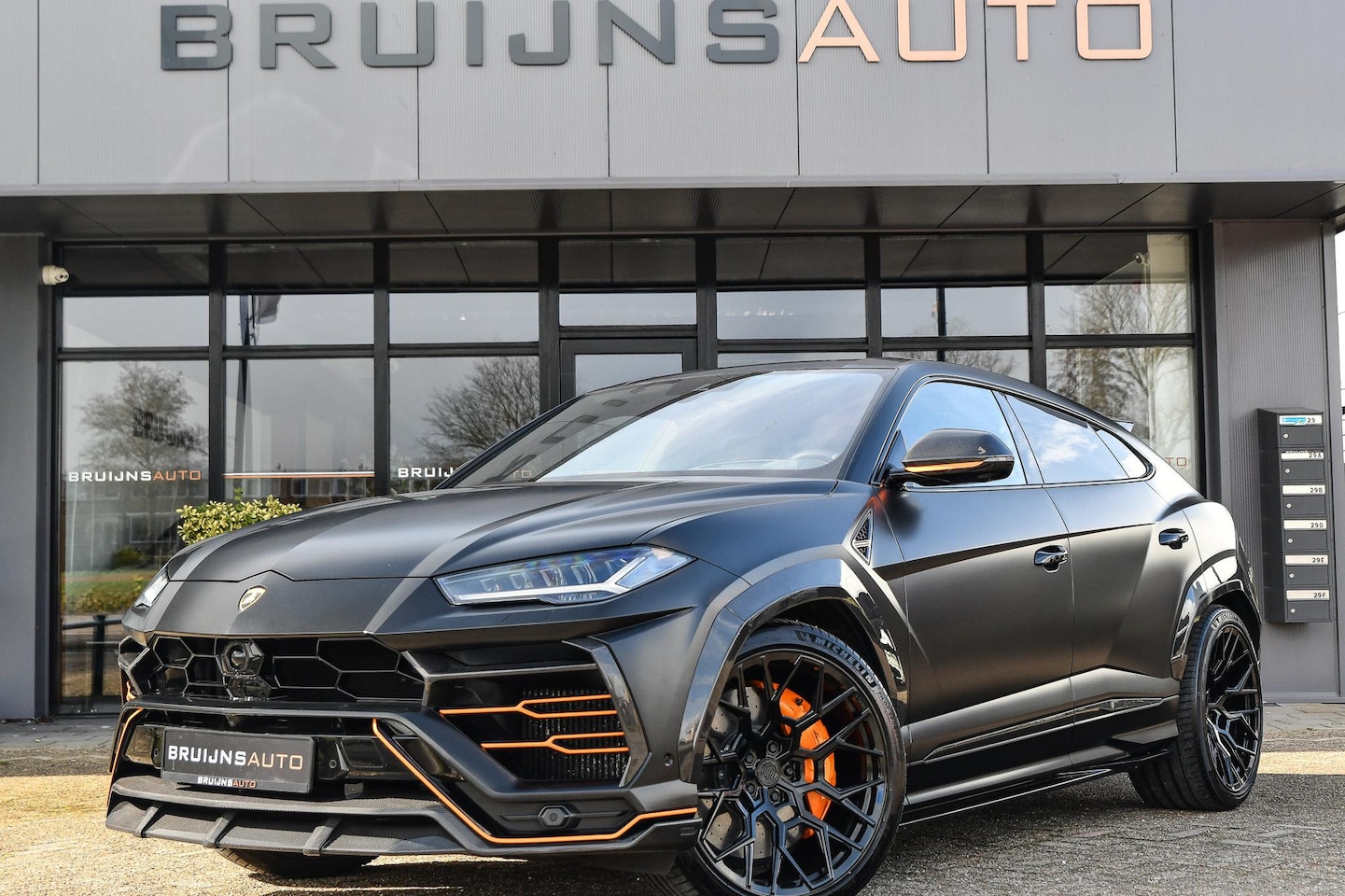 Lamborghini Urus - 4.0 V8 URBAN 780PK |Vosse 23inch|Carbon| - AutoWereld.nl