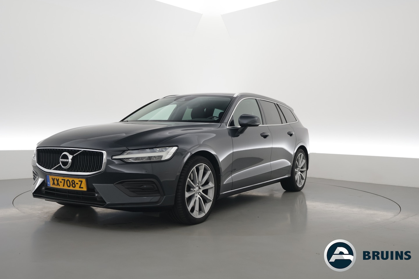 Volvo V60 - 2.0 T5 Momentum | Trekhaak | Leer | Adap. Cruise | Blis | standkachel | Stoel + stuurverw. - AutoWereld.nl