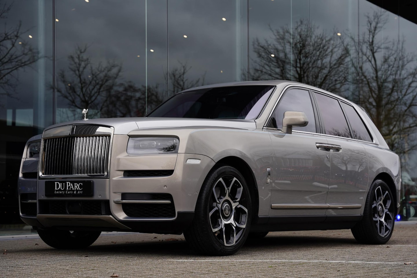Rolls-Royce Cullinan - 6.75 V12 / Bespoke Audio / Starlight / Twin-Coachline - AutoWereld.nl