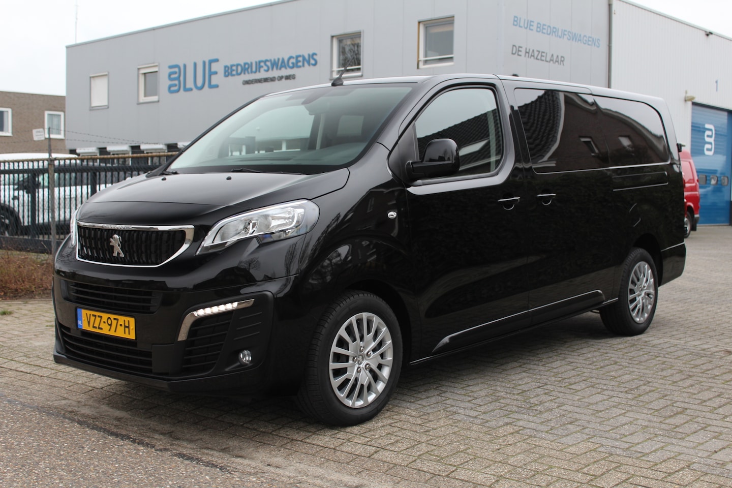 Peugeot Expert - 2.0 BlueHDi 145PK Euro6 L3 DC ✓ Dubbele Cabine ✓ 2x schuifdeur - AutoWereld.nl