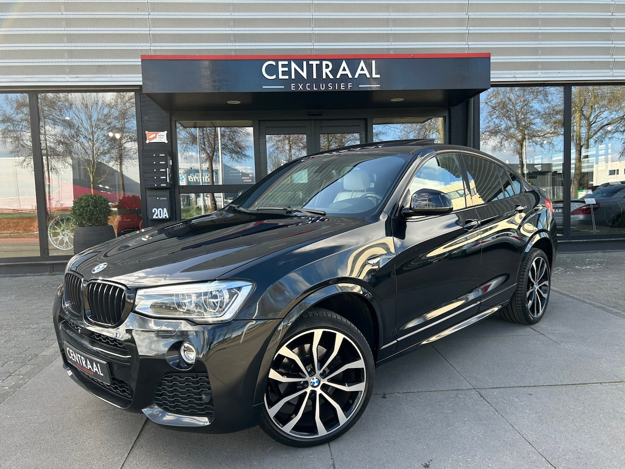 BMW X4 - XDrive20d M-Sport High Exe Leder|CarPlay|Schuifdak|HUD|Keyless|Memory|Camera - AutoWereld.nl