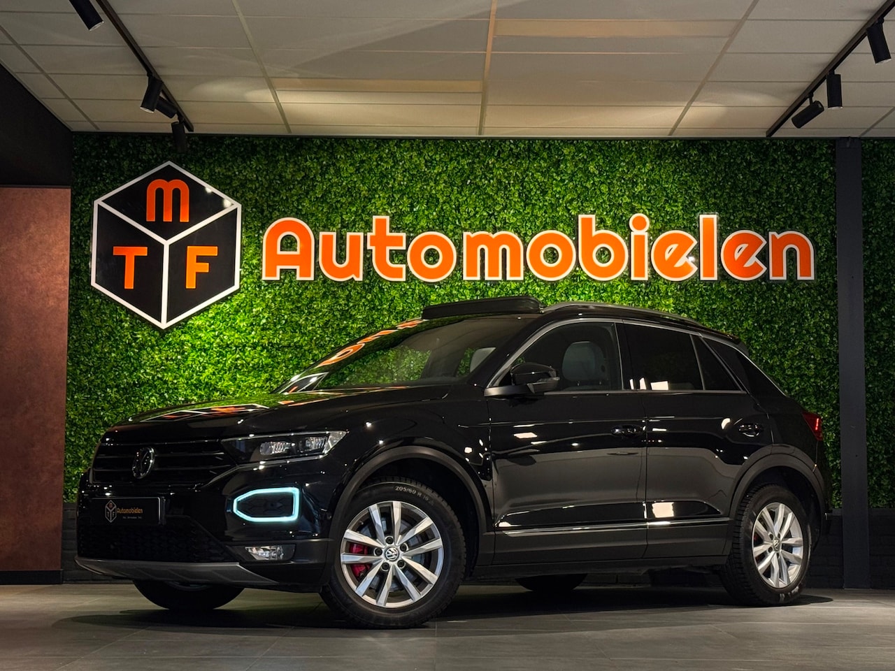 Volkswagen T-Roc - 2.0 TSI 4MOTION SPORT |PANO|BEATS|LEDER|PROPVOL|GARANTIE - AutoWereld.nl