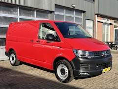 Volkswagen Transporter - 2.0 TDI L1H1 150PK Automaat Airco Cruise controle Trekhaak 2500kg trekgewicht Telefoonverb