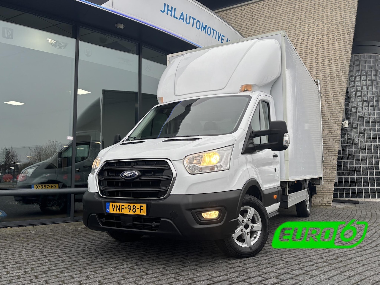 Ford Transit - 2.0 L3H1*A/C*CRUISE*CAM*3PERS.*BAKWAGEN*LAADKLEP* - AutoWereld.nl