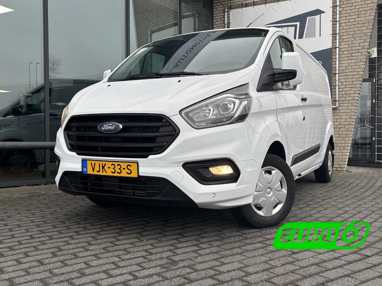 Ford Transit Custom - 300 2.0 TDCI L2H1*A/C*CRUISE*NAVI*HAAK*CAM* - AutoWereld.nl