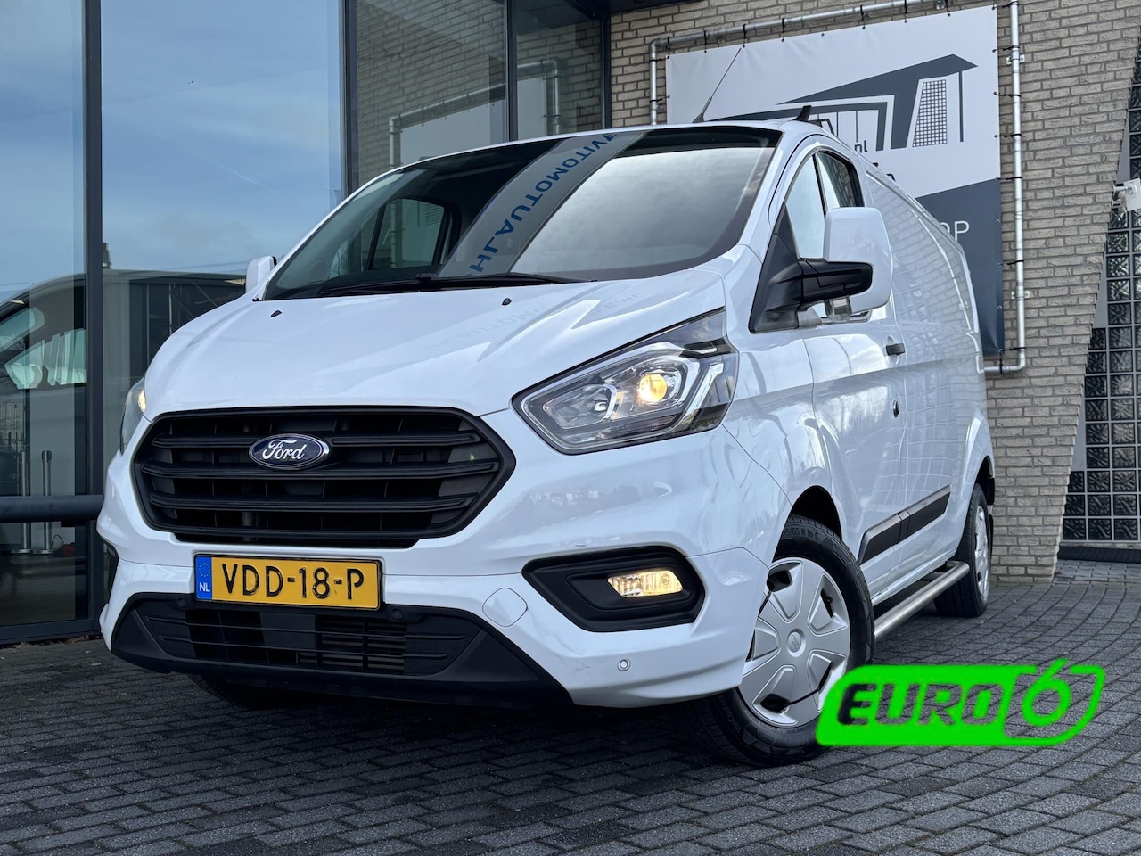 Ford Transit Custom - 340 2.0 TDCI L2H1*A/C*CRUISE*HAAK* - AutoWereld.nl