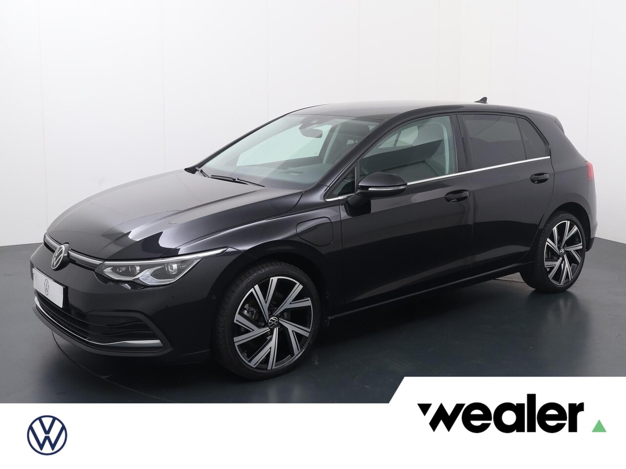 Volkswagen Golf - 1.4 eHybrid | 204 PK | SoH 94% | Head-up display | Matrix LED IQ.Light koplampen | 18" LM - AutoWereld.nl