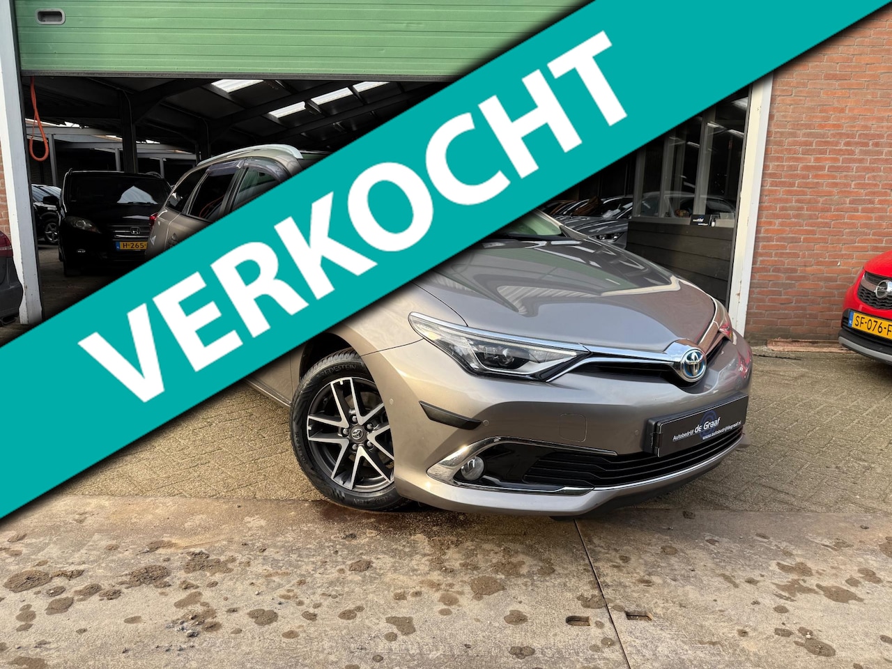Toyota Auris Touring Sports - 1.8 Hybrid |PANO/TRHK/NAVI/PDC/CLIMA/VOL| - AutoWereld.nl