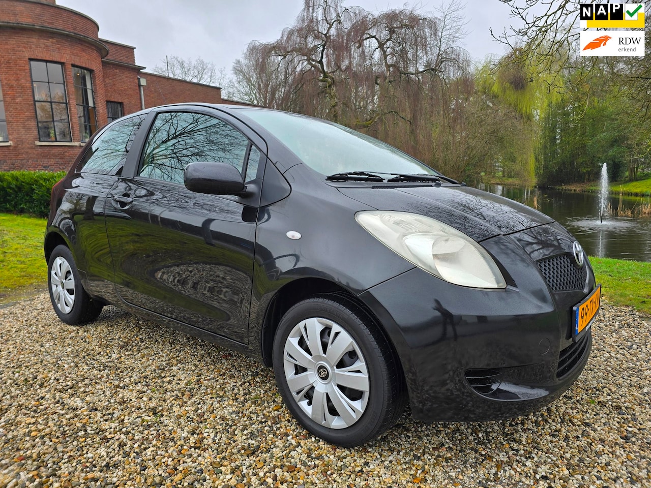 Toyota Yaris - 1.3 VVTi Sol AIRCO *apk:03-2027* - AutoWereld.nl