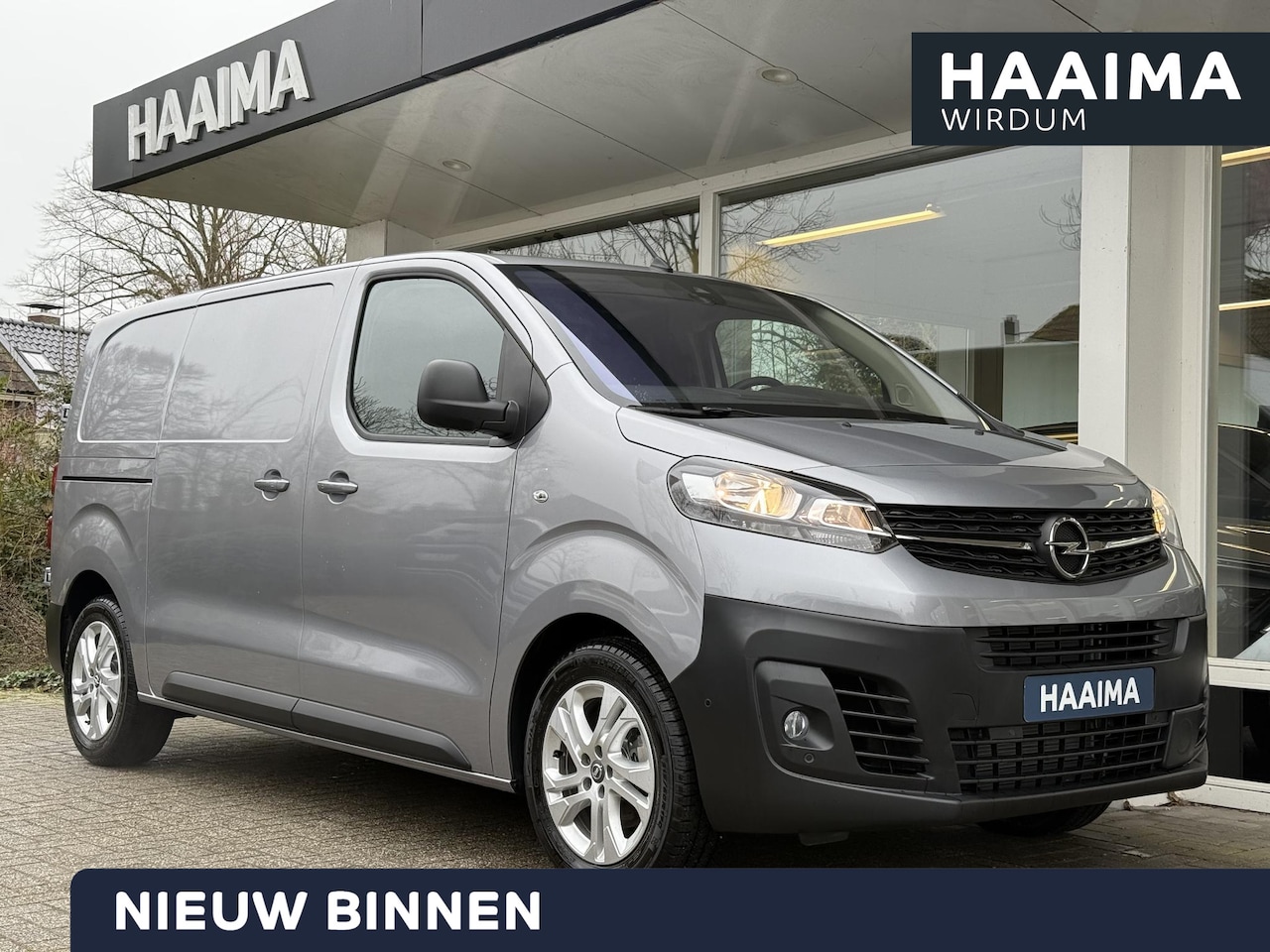 Opel Vivaro - 2.0 Diesel Automaat 180pk L2 | Navigatie | Achteruitrijcamera | Keyless Entry | 3-zits | L - AutoWereld.nl