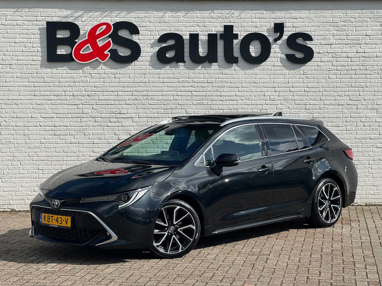Toyota Corolla Touring Sports - 2.0 Hybrid GR-Sport Plus Panorama dak 18" velgen Camera JBL Dodehoek detectie - AutoWereld.nl