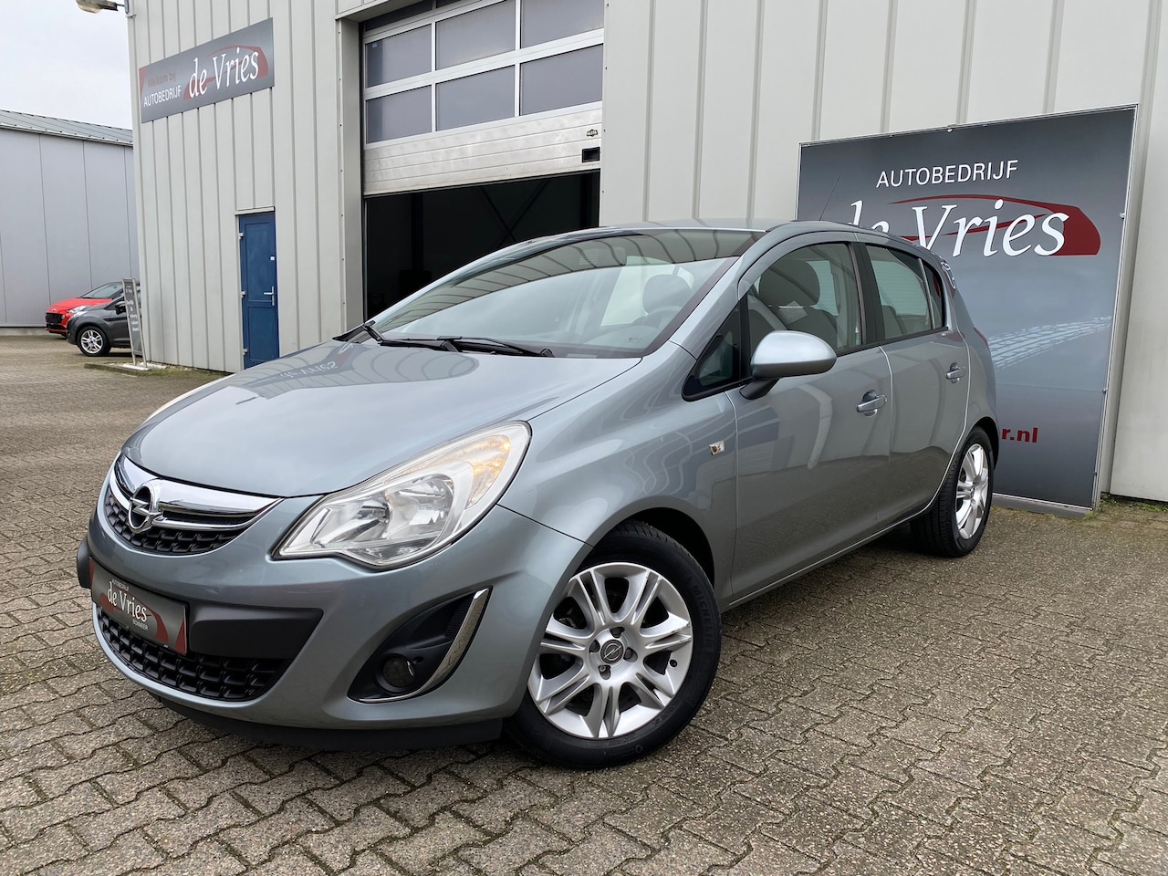 Opel Corsa - 1.2-16V Edition 5-Drs. Airco / Cruise / PDC / LMV - AutoWereld.nl