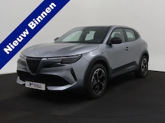 Alfa Romeo Junior - Elettrica Speciale 54 kWh | ACC | Clima | LED 05-2025 10.537 KM