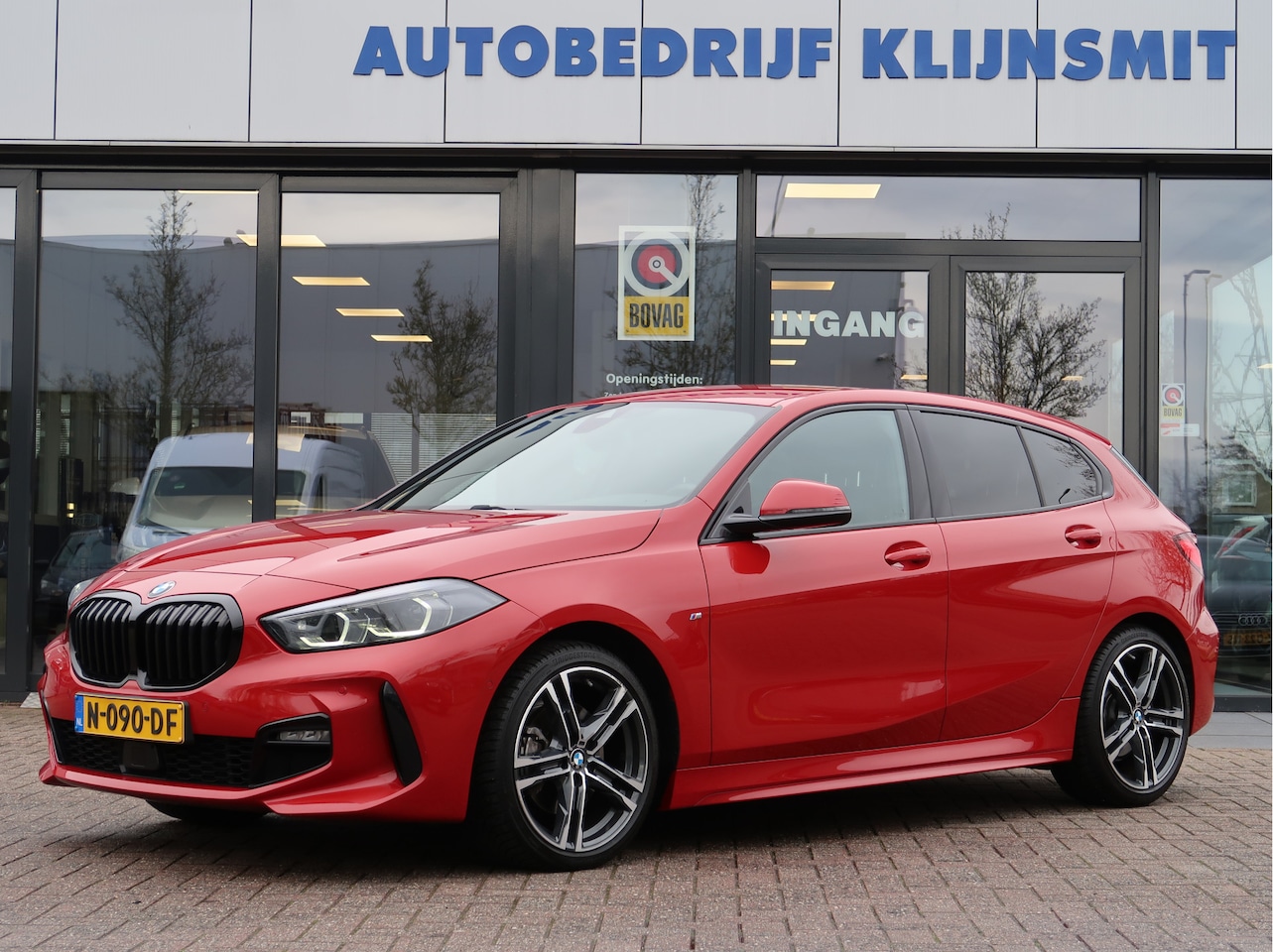 BMW 1-serie - 118i Executive Edition M-Sport | Leder | 18 inch | Camera | ACC | Stuur Verw | - AutoWereld.nl