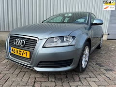 Audi A3 - 1.6 TDI Attraction Pro Line SCHADEAUTO