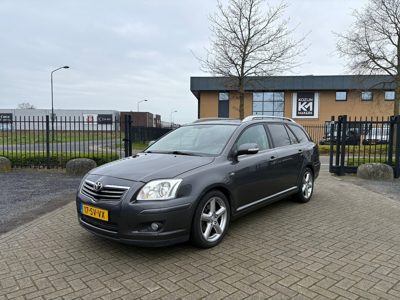 Toyota Avensis Wagon - 2.2 D-4D Luna | Clima | Cruise | Trekhaak - AutoWereld.nl