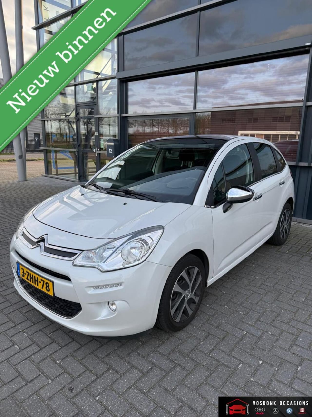 Citroën C3 - 1.2 PureTech Exclusive/Navi/ 5drs - AutoWereld.nl