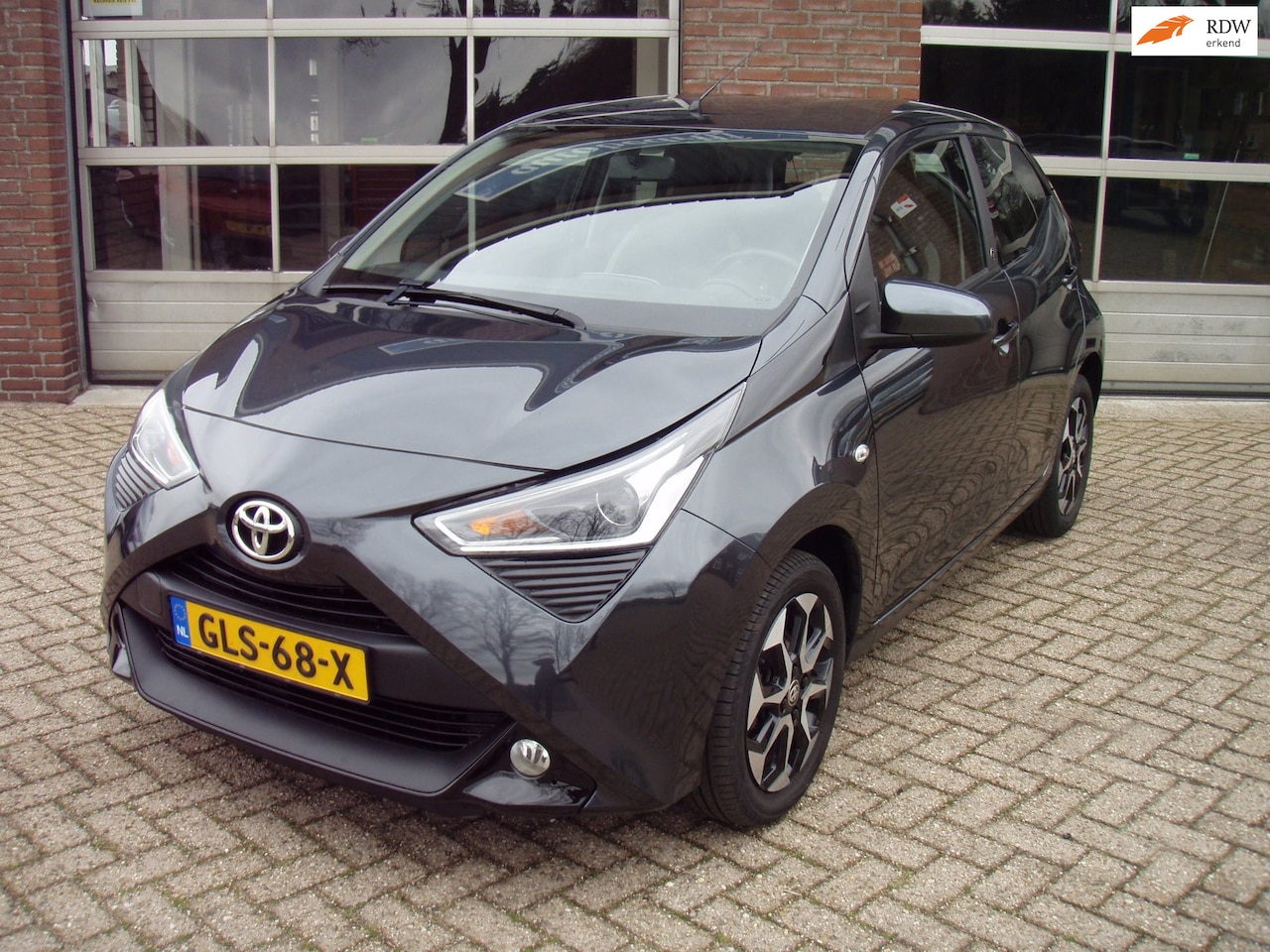 Toyota Aygo - 1.0 VVT-i x-play 1.0 VVT-i x-play - AutoWereld.nl
