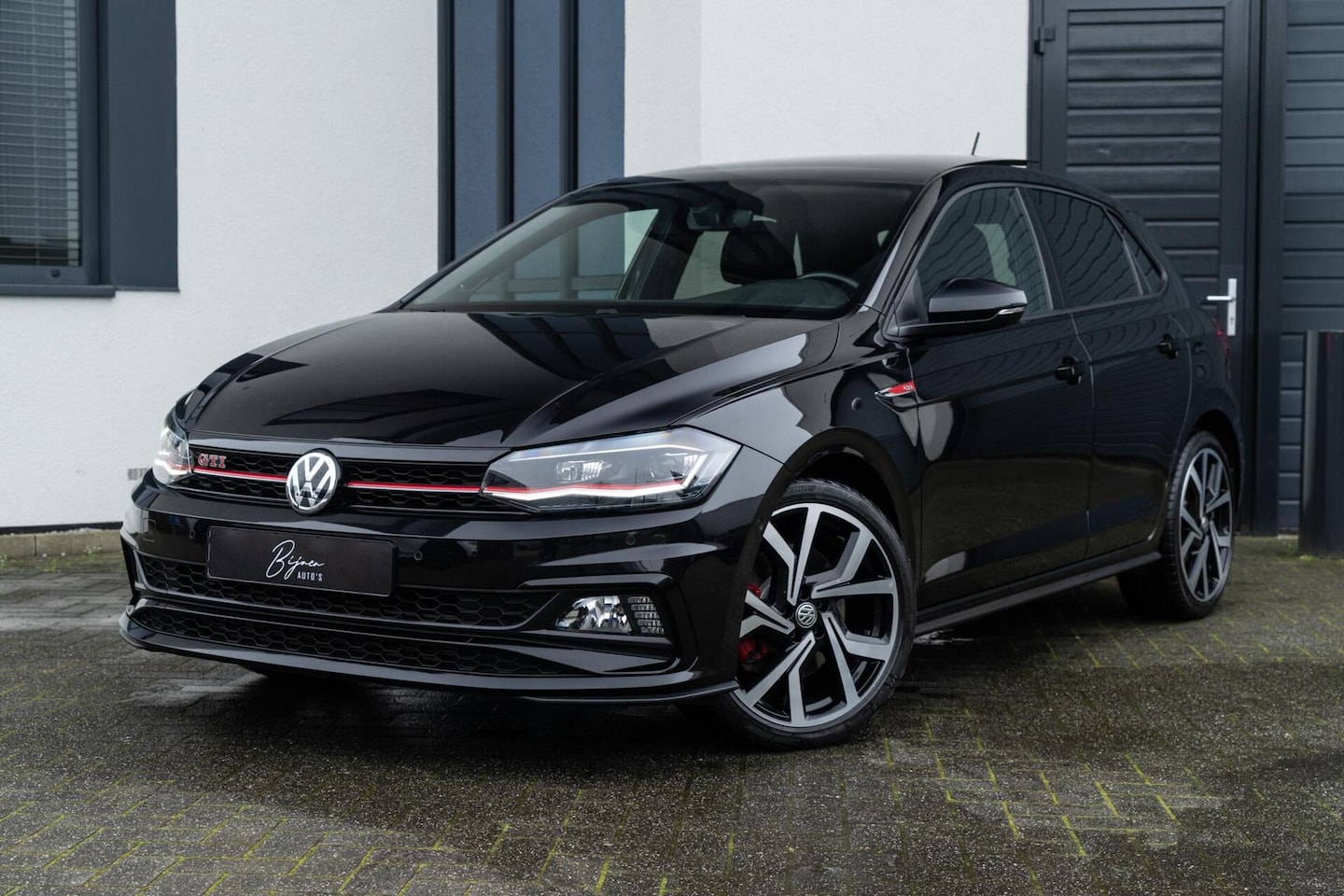 Volkswagen Polo - 2.0 TSI GTI PANO / BEATS / CAMERA / FULL OPTION - AutoWereld.nl