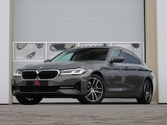 BMW 5-serie - 530e 292PK High Executive| Schuif/kanteldak | ACC | Memory | Head-up |