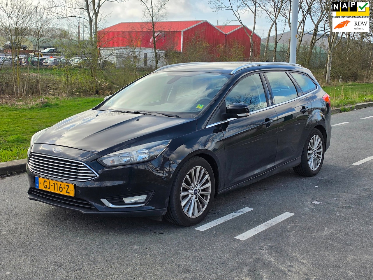 Ford Focus Wagon - 1.0 Titanium Edition / AIRCO / NAP - AutoWereld.nl