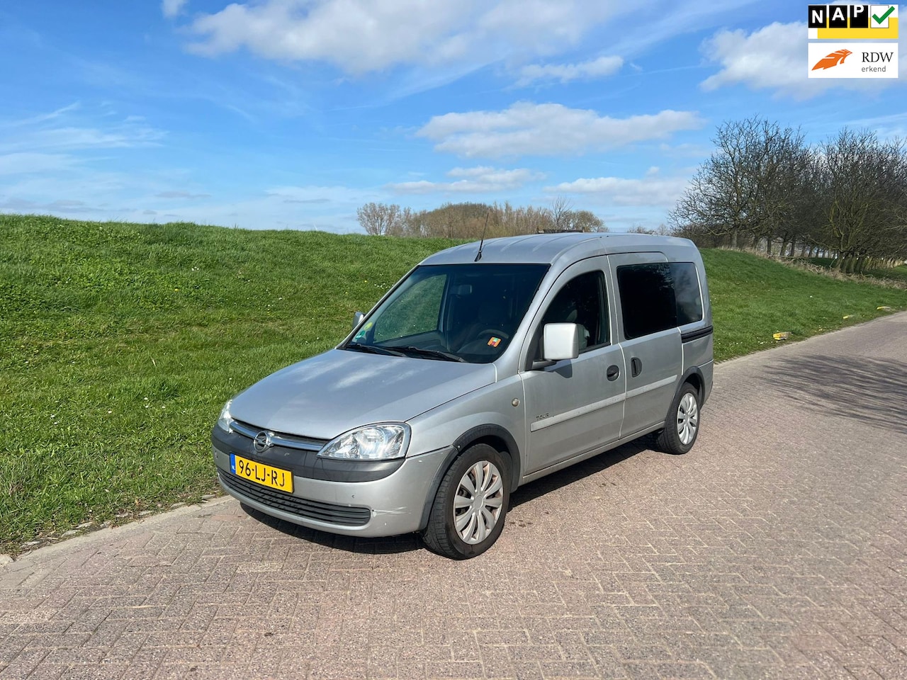 Opel Tour - 1.6 Comfort Airco Benzine Elk Ramen Schuifdeur Links/Rechts - AutoWereld.nl