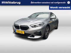 BMW 2-serie Gran Coupé - 220i / Pano / Navigatie / App connect / Camera / Parkeersensoren V+A / Lichtmetaal 17 inch