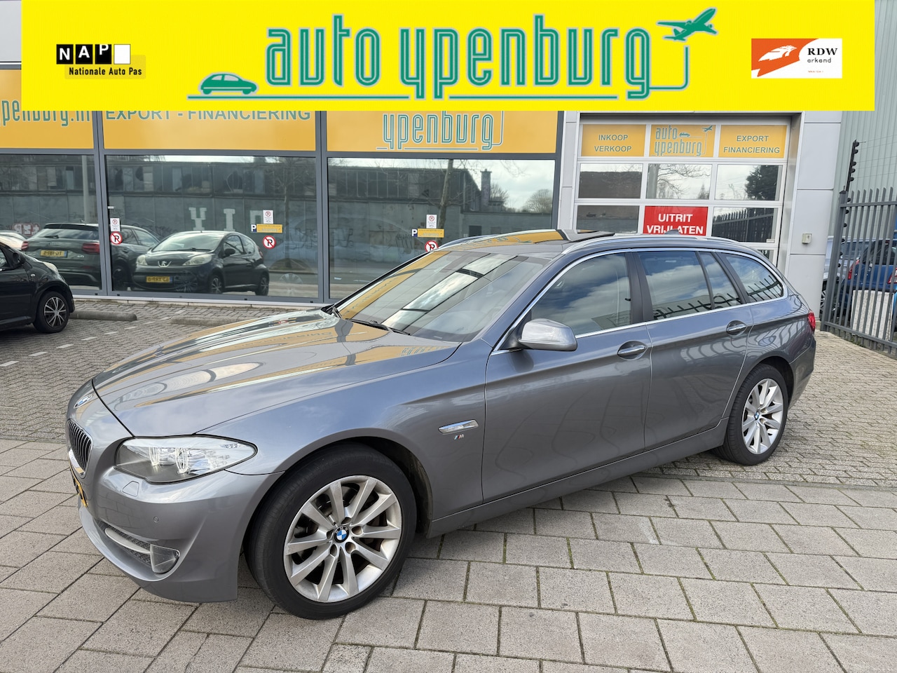 BMW 5-serie Touring - 520i High Executive M- Style Automaat * Panoramadak * Leer * Bi-Xenon * Climatronic * - AutoWereld.nl
