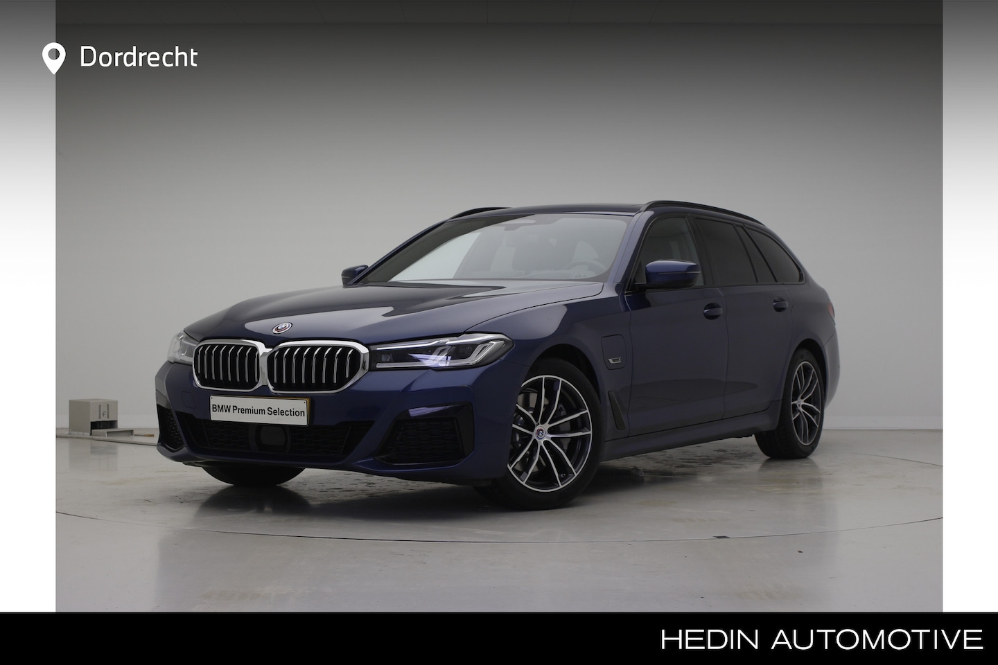 BMW 5-serie Touring - 530e High Executive | Adaptief Onderstel | Panorama Dak | Keyless | Comfort Stoelen | Driv - AutoWereld.nl