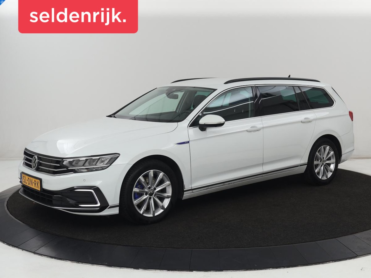 Volkswagen Passat Variant - 1.4 TSI PHEV GTE | Stoelverwarming | Trekhaak | Massage | 360 Camera | Stuurverwarming | A - AutoWereld.nl